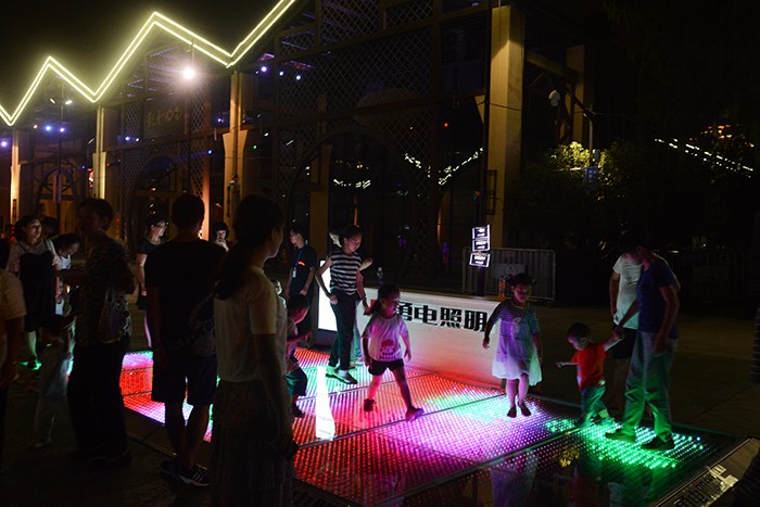 1539140152112919.jpg 互動屏.jpg